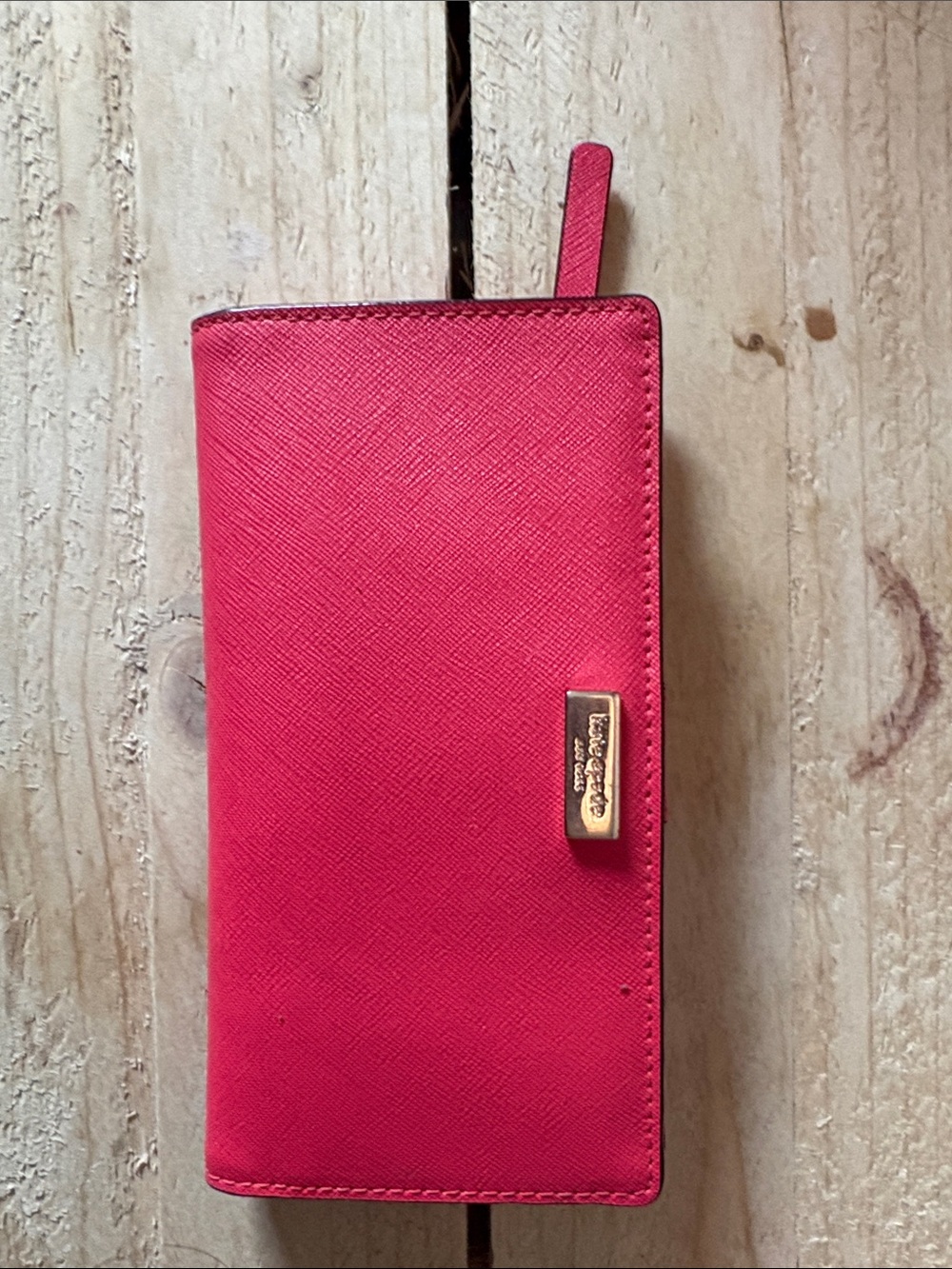 kate spade hot pink saffiano leather continental wallet with gold plaque